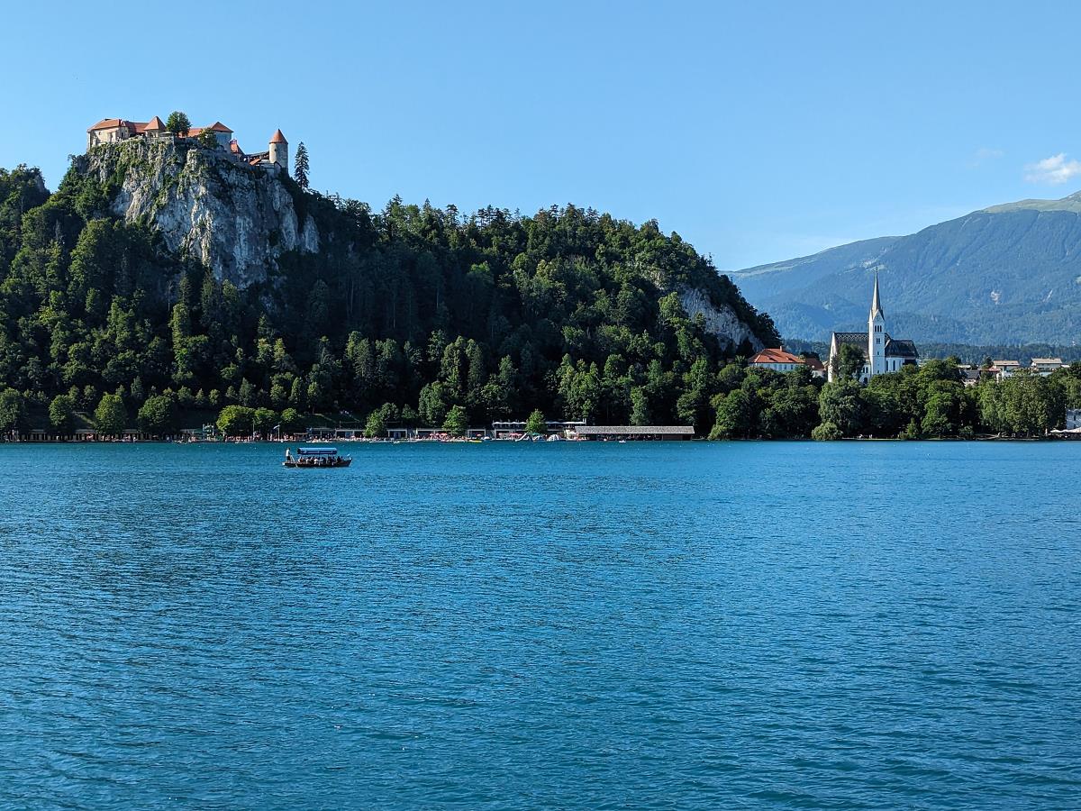 Bled, Slowenien - Bleder See mit Burg und St. Martina Kirche